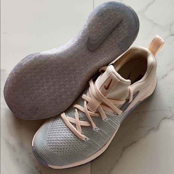 NWT Nike Metcon flyknit 3 metallic - Picture 7 of 8